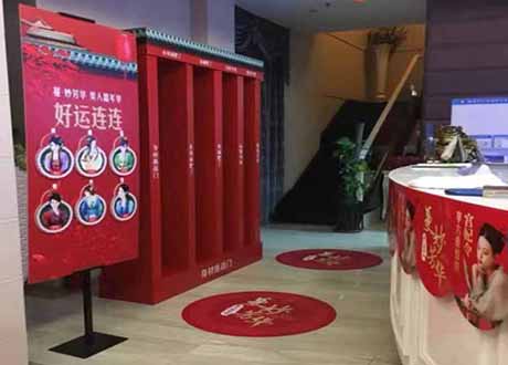 背膠裱板 - 美容連鎖品牌活動造型